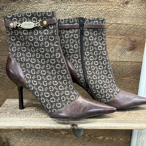 GUESS Monogram Brown Pointed-Toe Heeled Ankle Boots – Size 8.5 - Picture 1 of 6